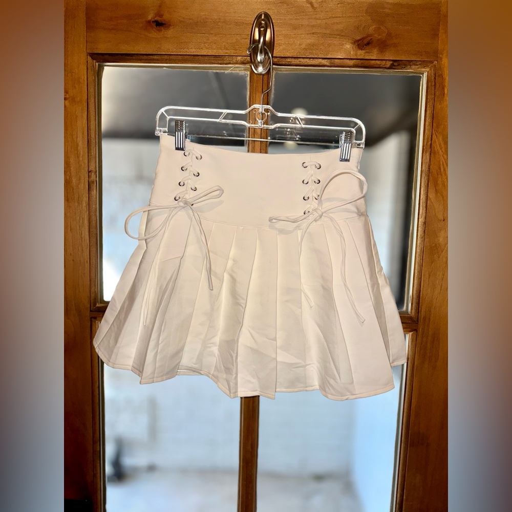 Size 12-14 white laced skirt